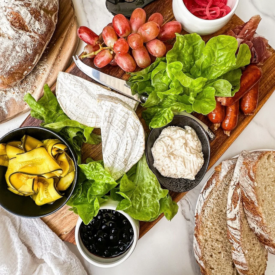 cheeseboardmyfamilyplatewithstickybalsamicpearls