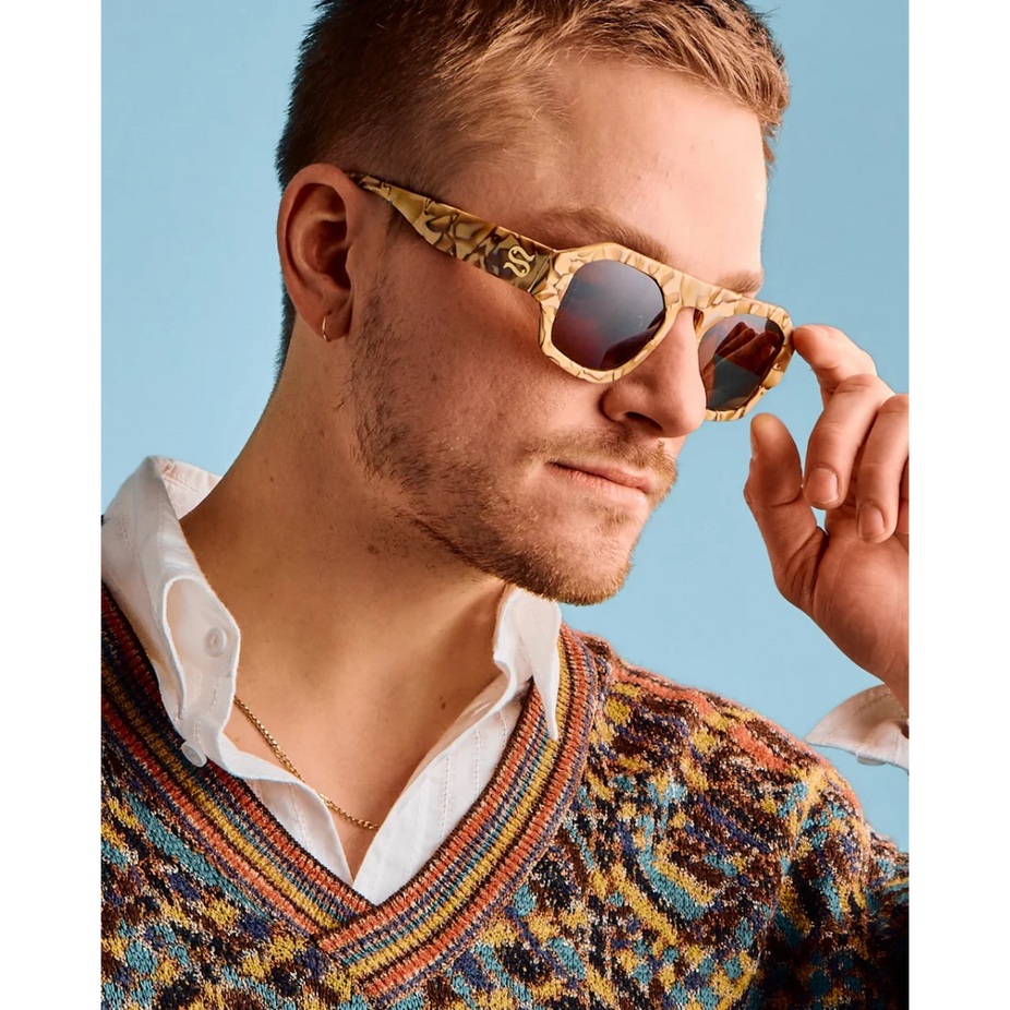 850038468422r211zon-cropped