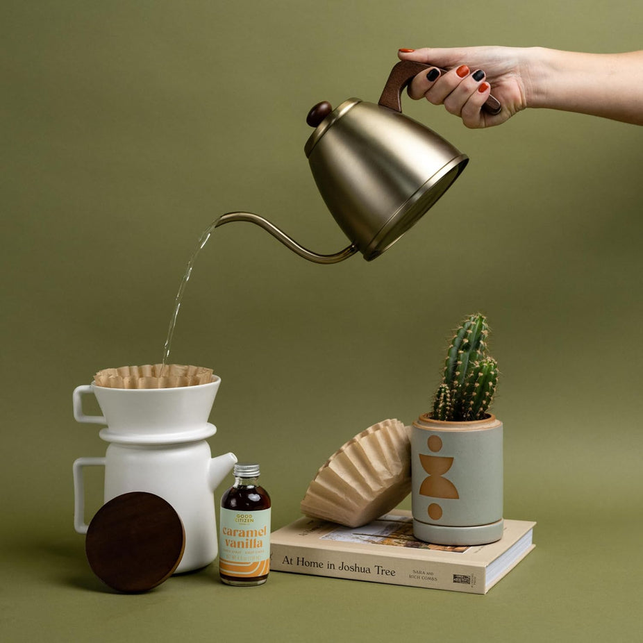 Ceramic Pour Over Serving Pot - White